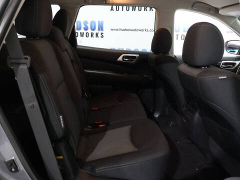 2020 Nissan Pathfinder SV