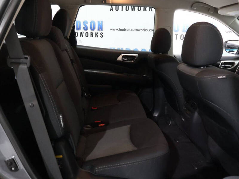 2020 Nissan Pathfinder SV