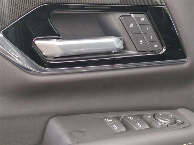 2025 GMC Yukon Elevation