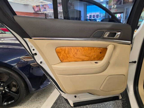 2011 Lincoln MKS
