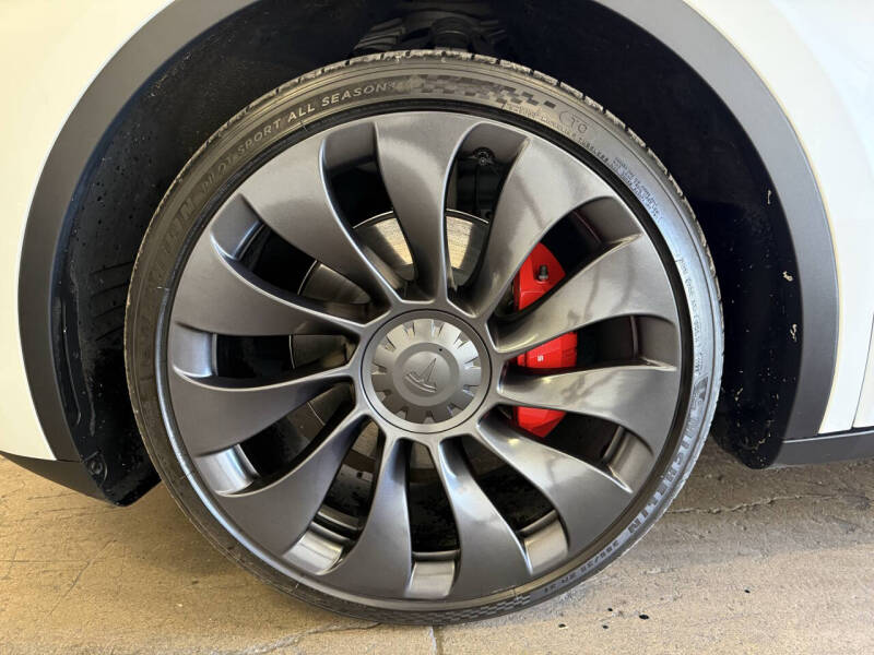 2023 Tesla Model Y Performance