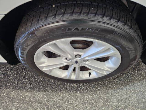 2017 Ford Taurus SEL