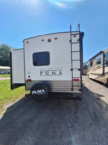 2022 Palomino Puma 32BHQS
