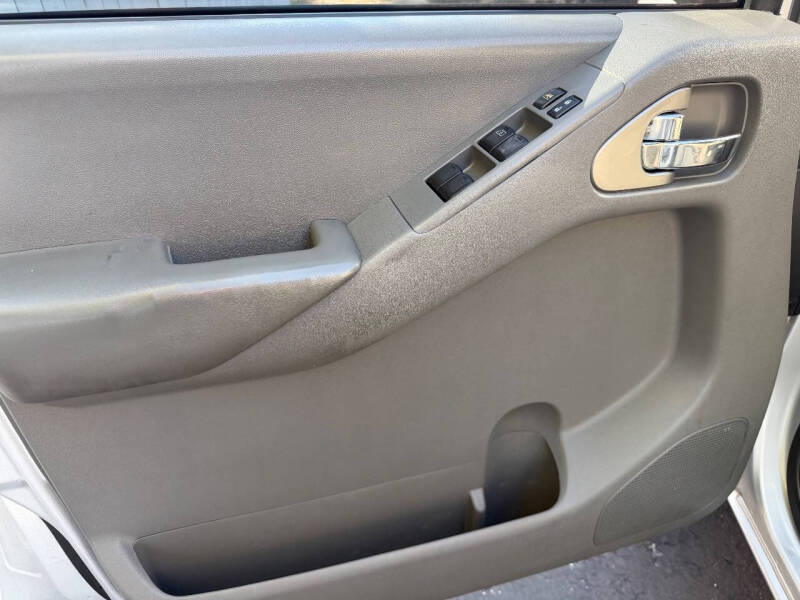 2012 Nissan Frontier SV V6