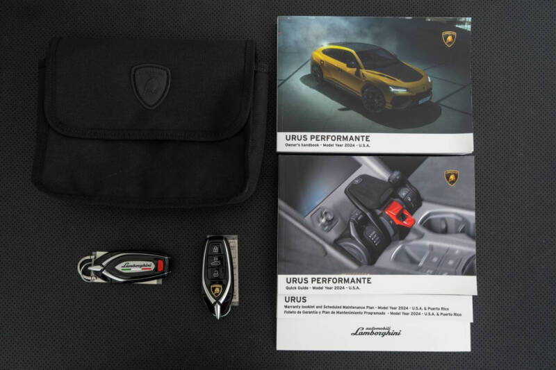2024 Lamborghini Urus Performante