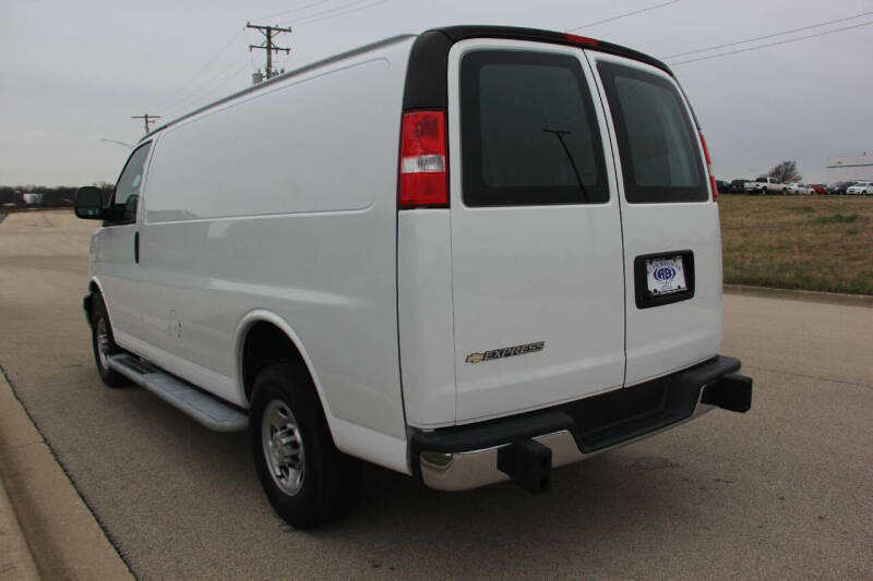 2022 Chevrolet Express 2500
