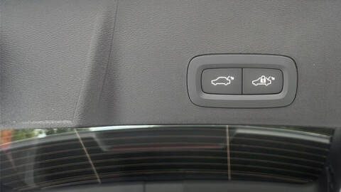 2026 Volvo XC40 B5 Ultra Black Edition