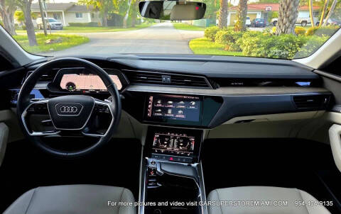 2021 Audi e-tron quattro Premium