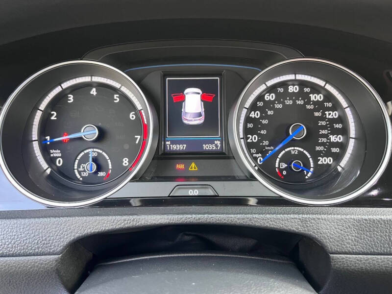 2017 Volkswagen Golf R 4Motion