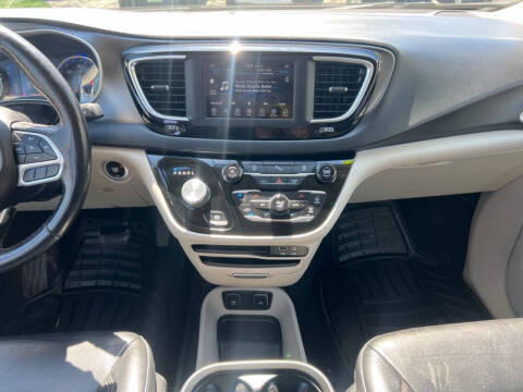 2020 Chrysler Pacifica Touring L