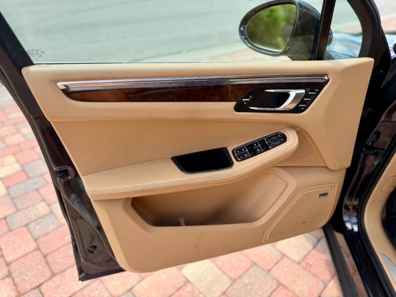 2015 Porsche Macan S