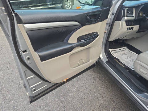 2014 Toyota Highlander LE