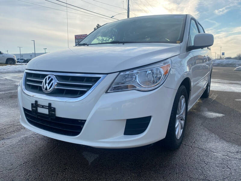 2012 Volkswagen Routan SE