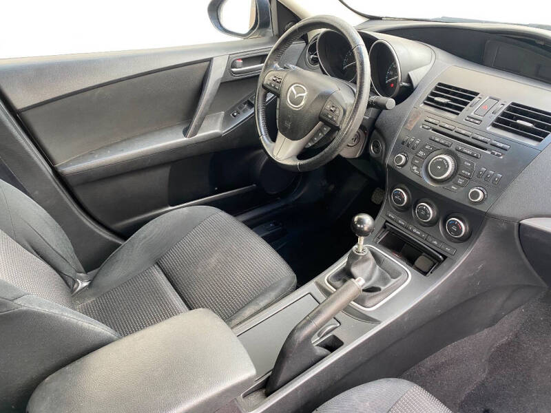 2013 Mazda MAZDA3 i Touring
