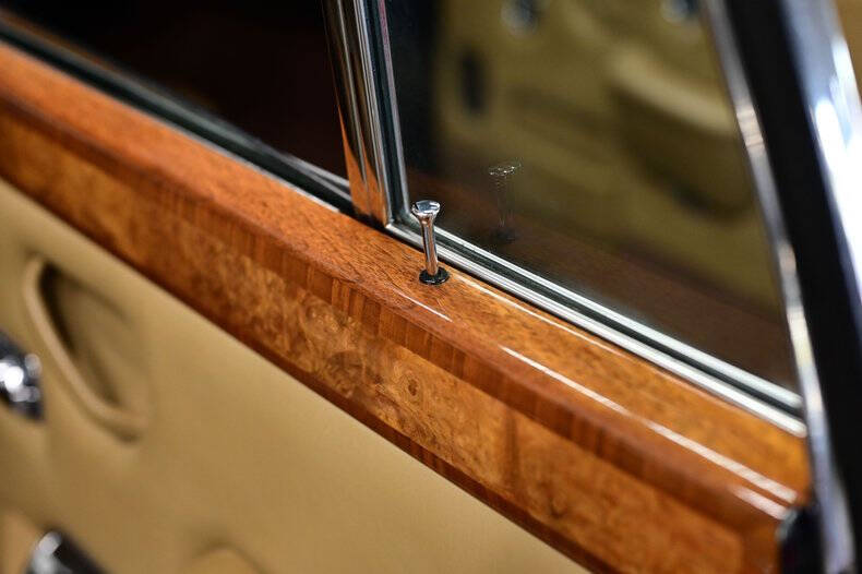 1972 Rolls-Royce SILVER CLOUD LWB