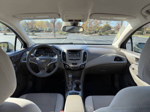 2017 Chevrolet Cruze LT Auto