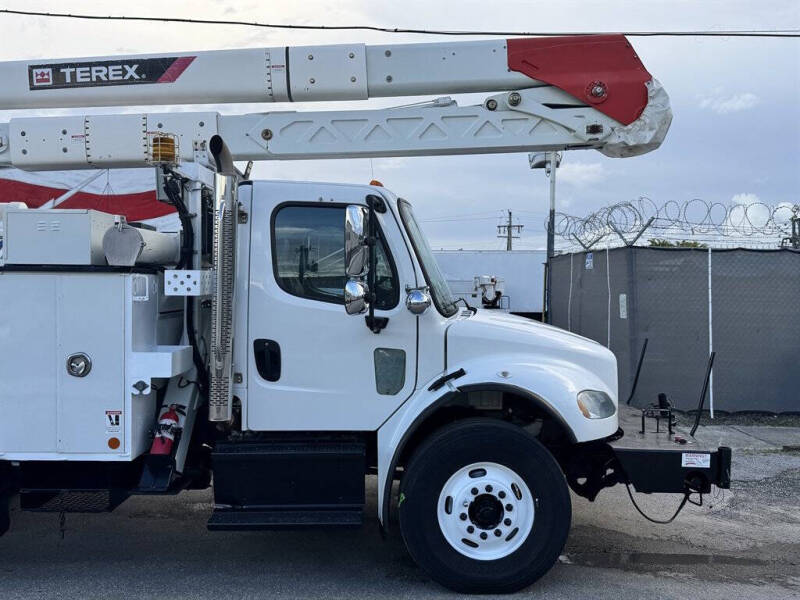 2017 Freightliner M2 106