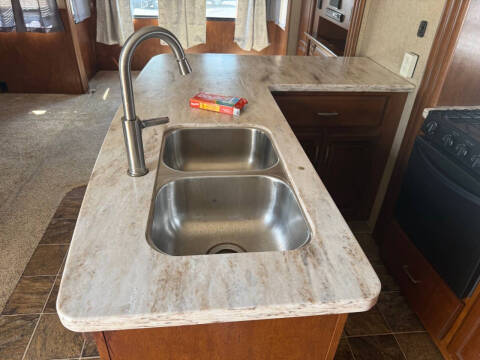 2013 KZ Stoneridge 36' 5th wheel 4 slides