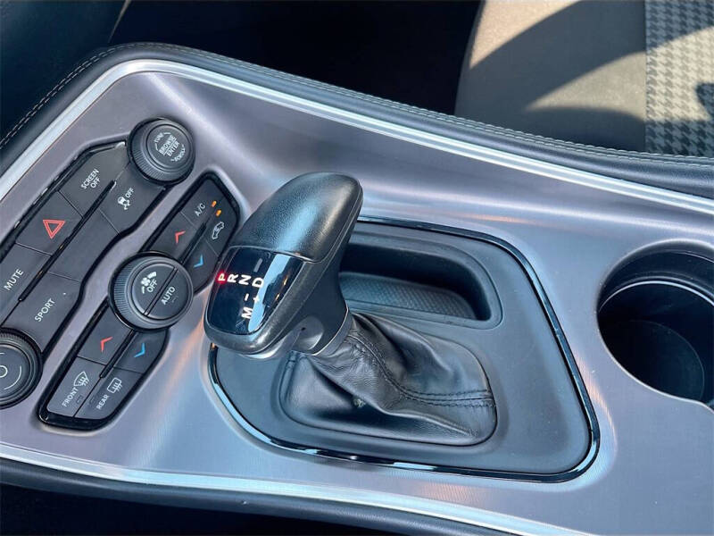 2022 Dodge Challenger SXT