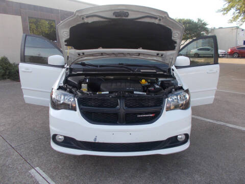 2014 Dodge Grand Caravan SXT 30th Anniversary