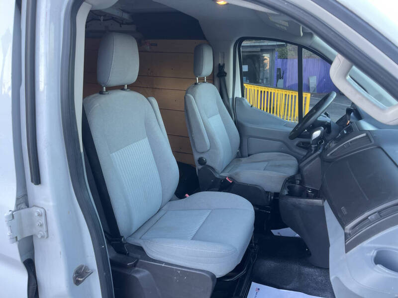 2015 Ford Transit Base photo 11