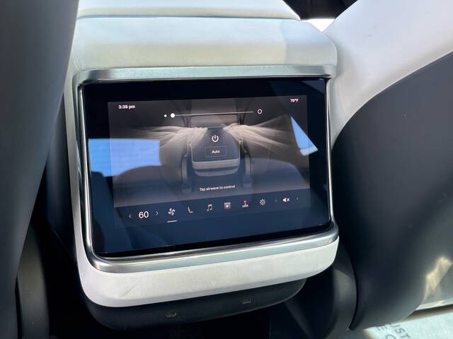 2022 Tesla Model S 11