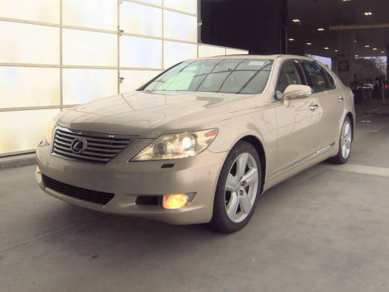 2010 Lexus LS L's photo