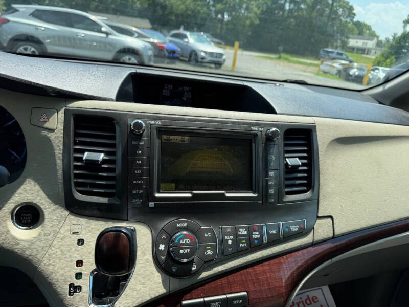 2011 Toyota Sienna