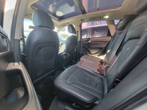 2011 Audi Q5 2.0T quattro Premium