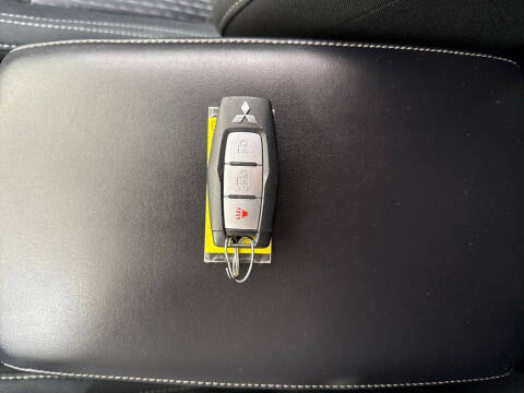 2022 Mitsubishi Outlander ES