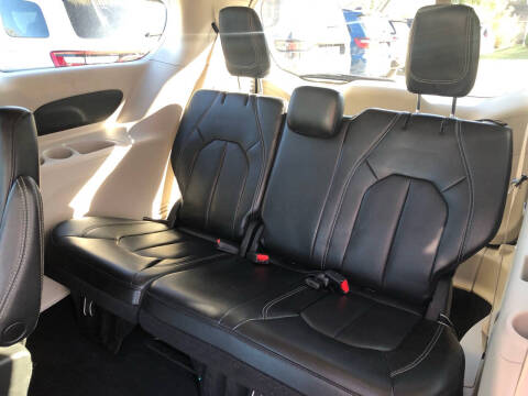 2023 Chrysler Pacifica Touring L