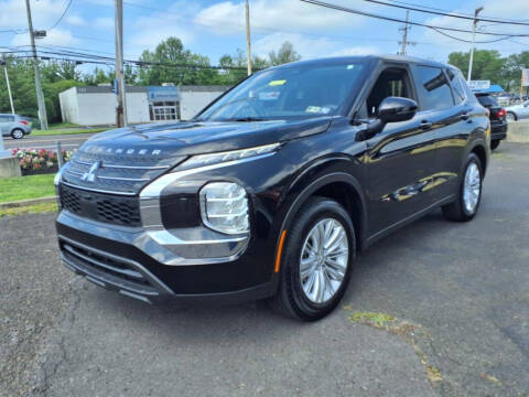 2024 Mitsubishi Outlander ES