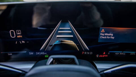 2024 Cadillac LYRIQ Luxury 2