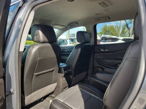 2022 GMC Acadia SLT