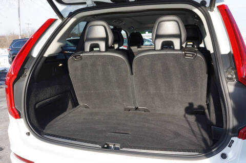 2016 Volvo XC90 T6 Momentum