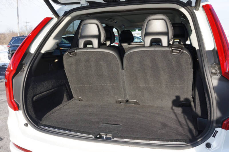 2016 Volvo XC90 T6 Momentum