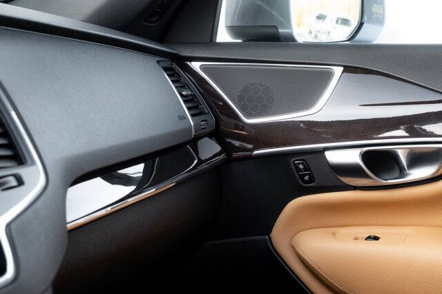 2019 Volvo XC90 T6 Momentum