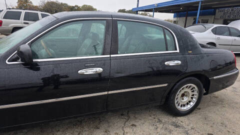 2000 Lincoln Town Car Cartier