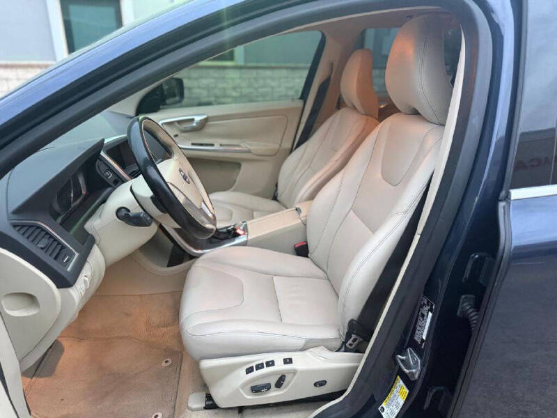 2015 Volvo XC60 T5 Drive-E Premier