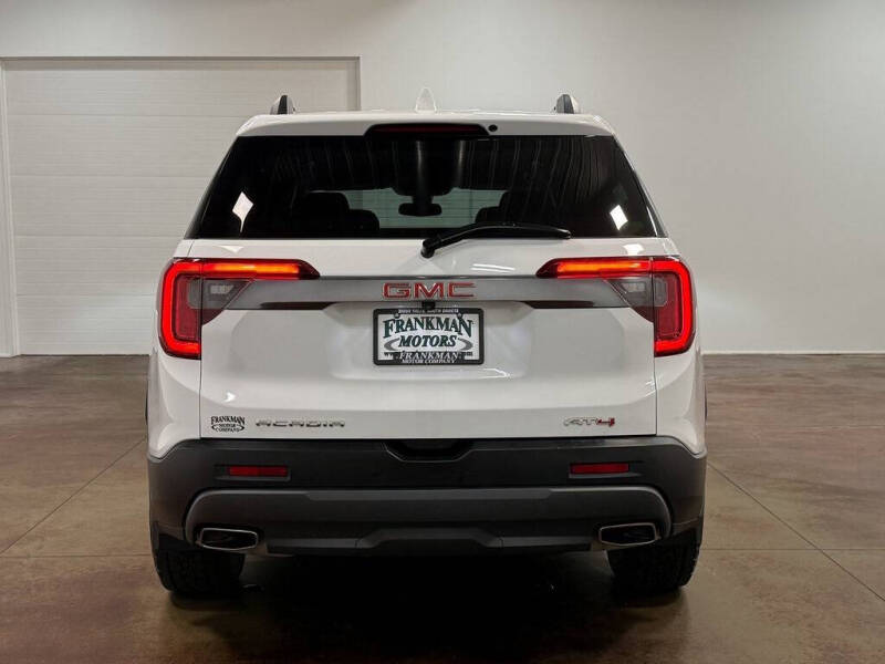 2023 GMC Acadia AT4