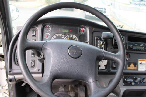 2013 Freightliner M2 106