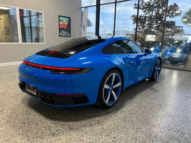 2022 Porsche 911 Carrera