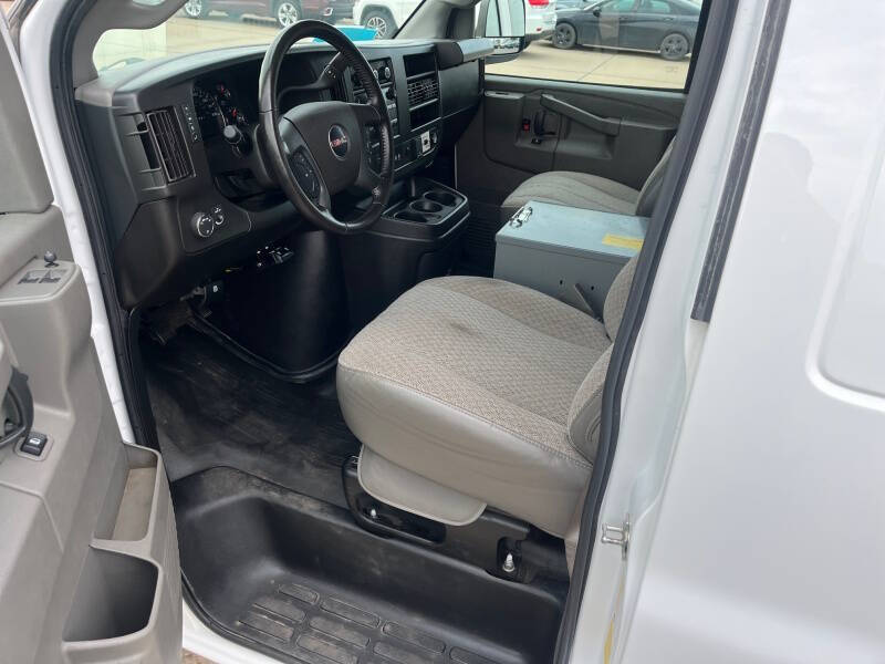 2023 GMC Savana 2500