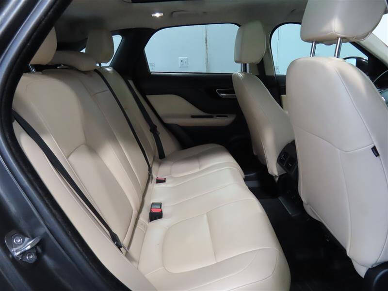 2020 Jaguar F-PACE 25t Premium