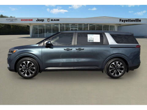 2024 Kia Carnival EX