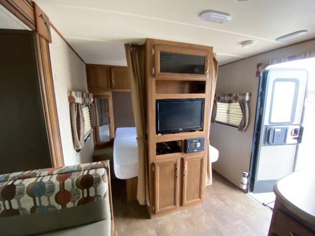 2016 Coachmen RV 215 RBK APEX WT 432