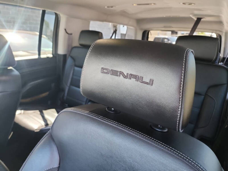 2017 GMC Yukon XL Denali