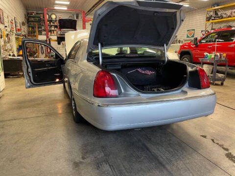 2002 Lincoln Town Car