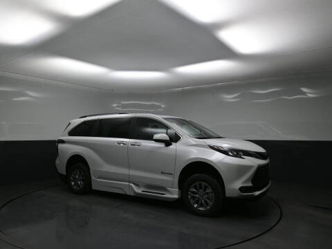 2025 Toyota Sienna XLE 7-Passenger