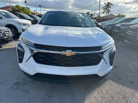 2024 Chevrolet Trax for sale at Molina Auto Sales in Hialeah FL